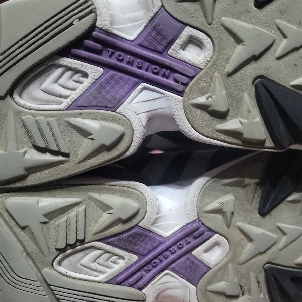 Adidas Size 8 Man  Navy and Violet Sneakers Unesex - Picture 13 of 14